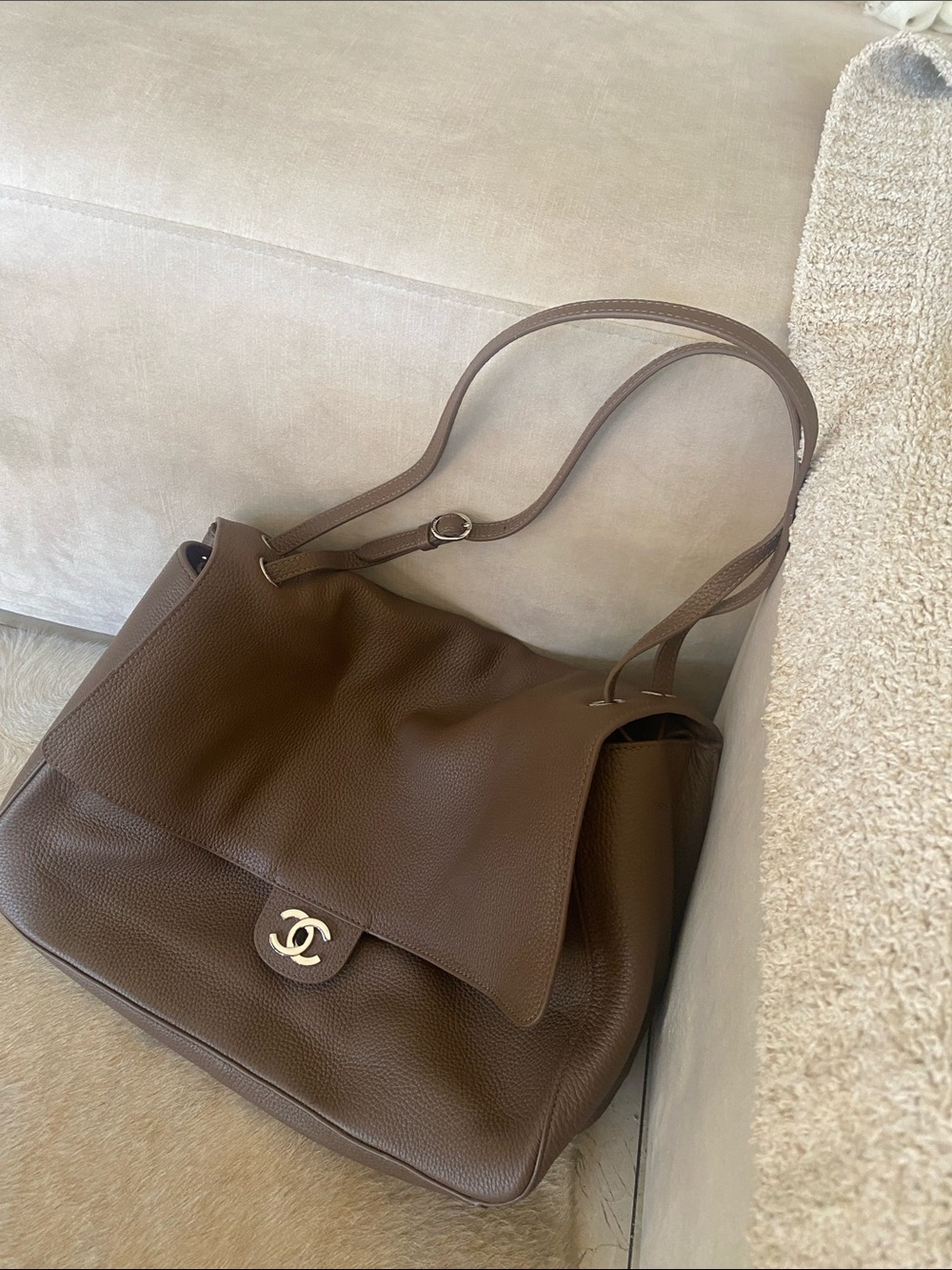 Beautiful taupe purse 👜